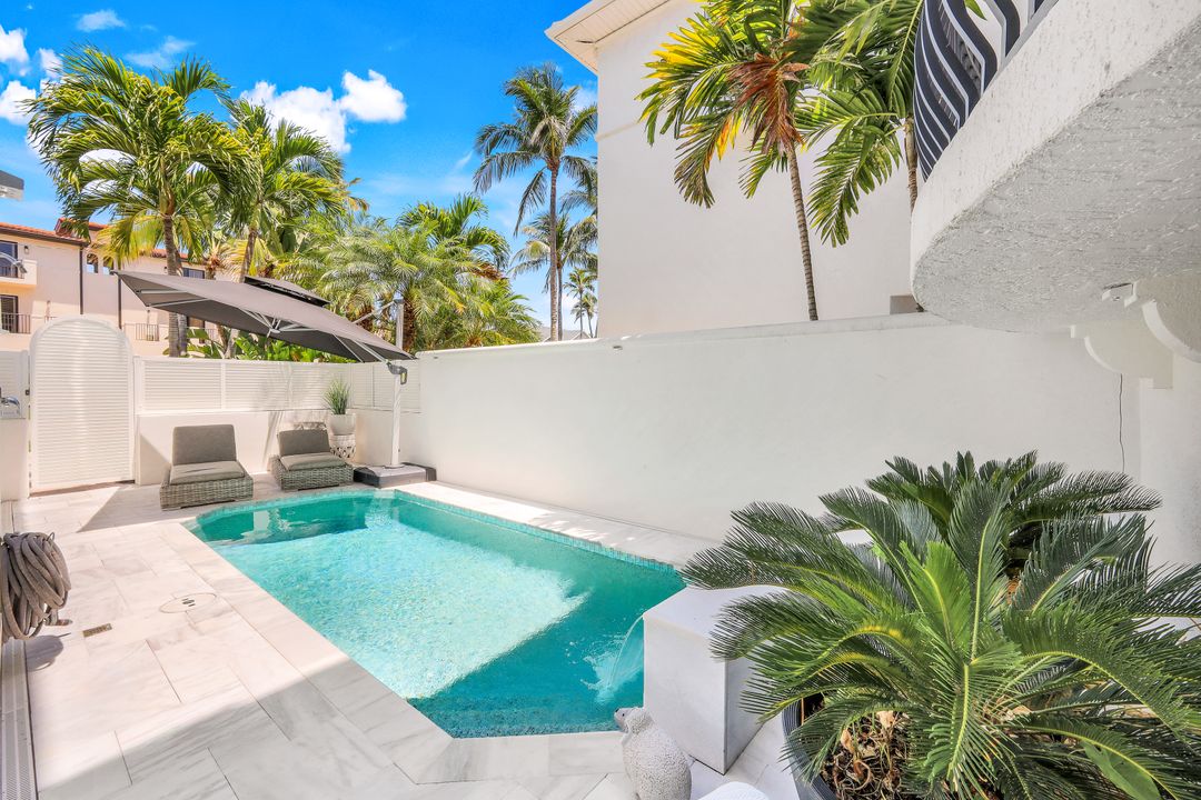 510 2nd St S, Naples, FL 34102