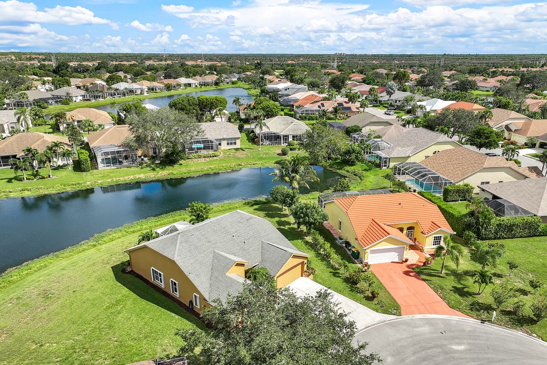 2520 Grove Isle Ct, Naples, FL 34109