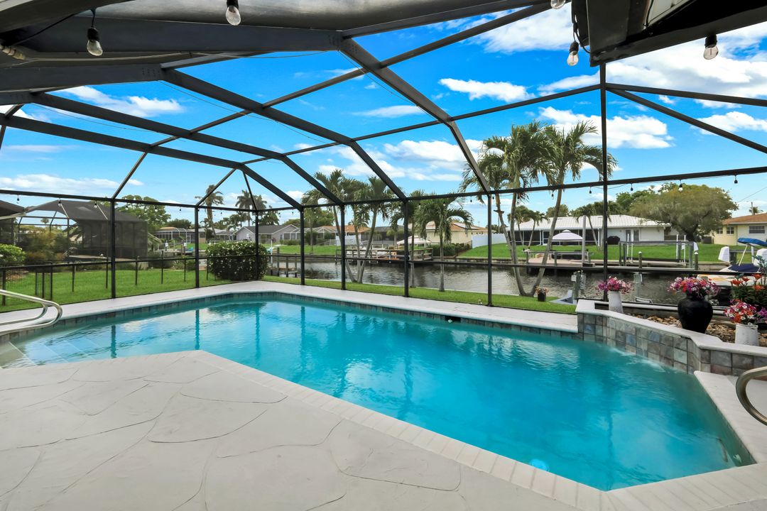 2107 SE 25th Terrace, Cape Coral, FL 33904