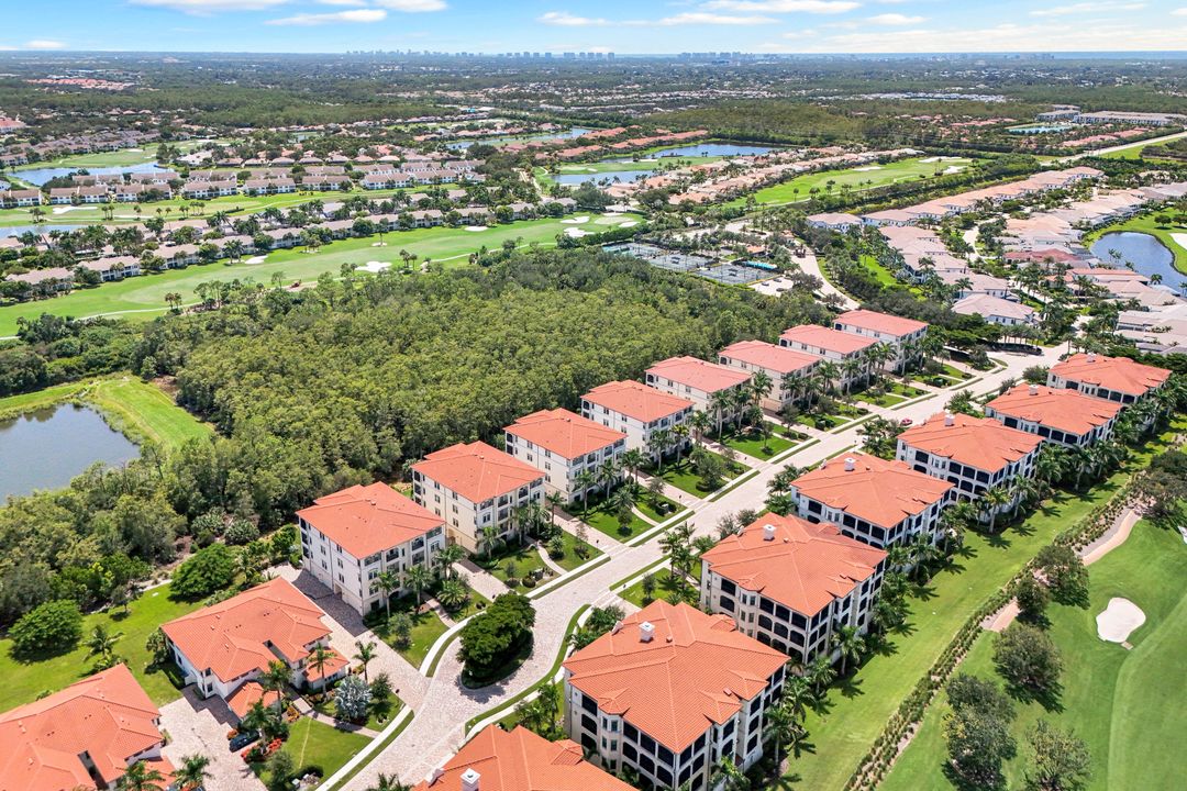 16374 Viansa Wy #302, Naples, FL 34110
