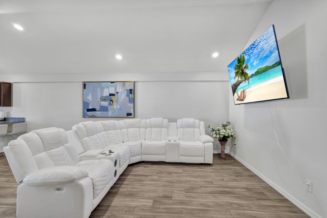 3821 SW 8th Ct, Cape Coral, FL 33914