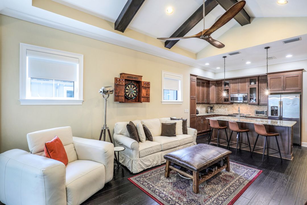 6577 Dominica Dr, Naples, FL 34113