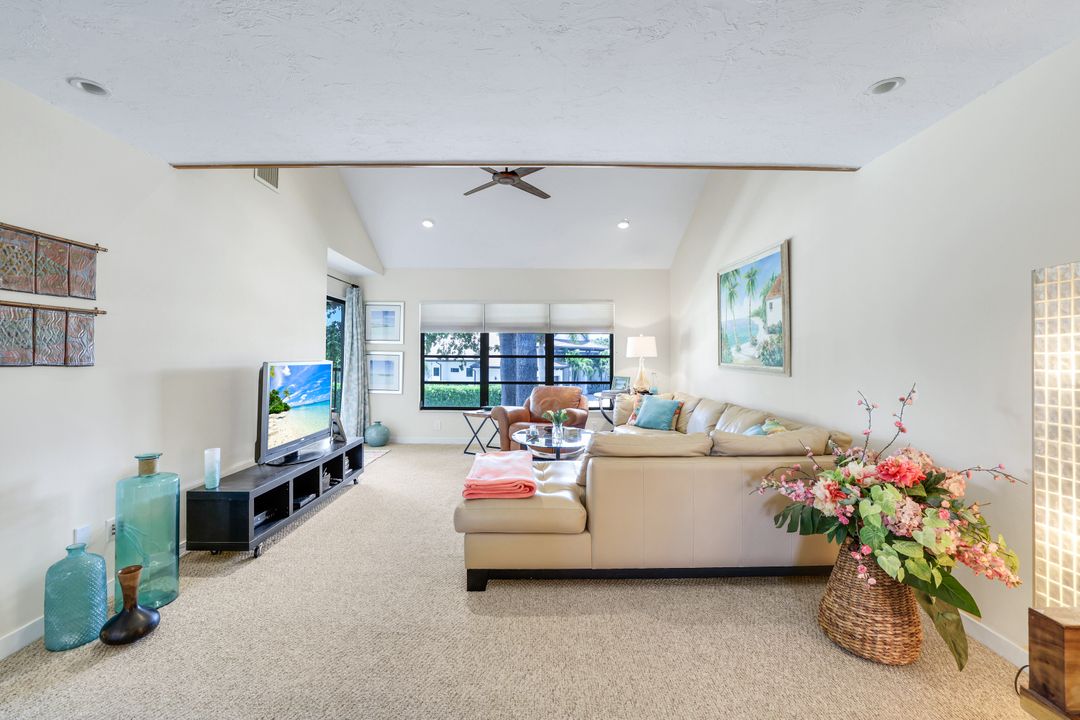 4092 Belair Ln #15, Naples, FL 34103