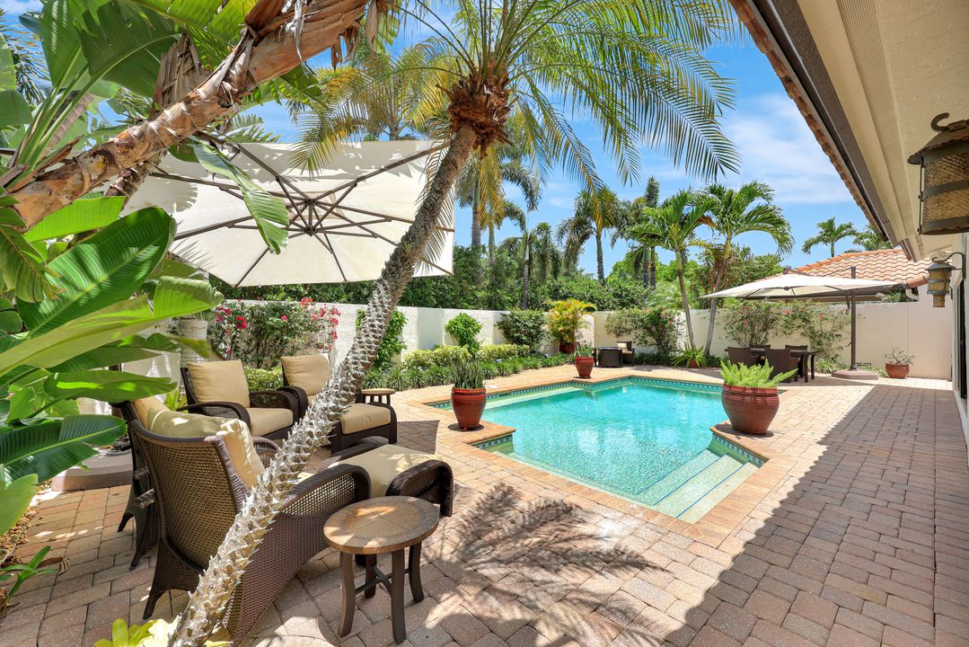 6 Las Brisas Way, Naples, FL 34108