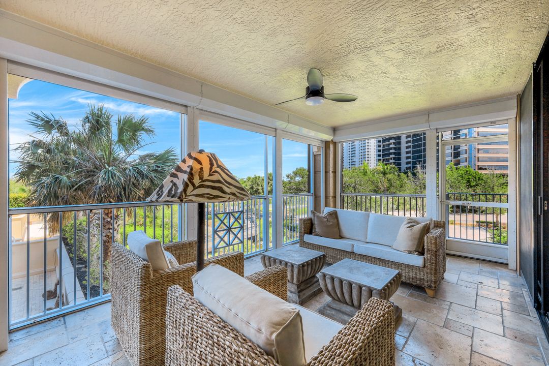 6597 Nicholas Blvd #306, Naples, FL 34108