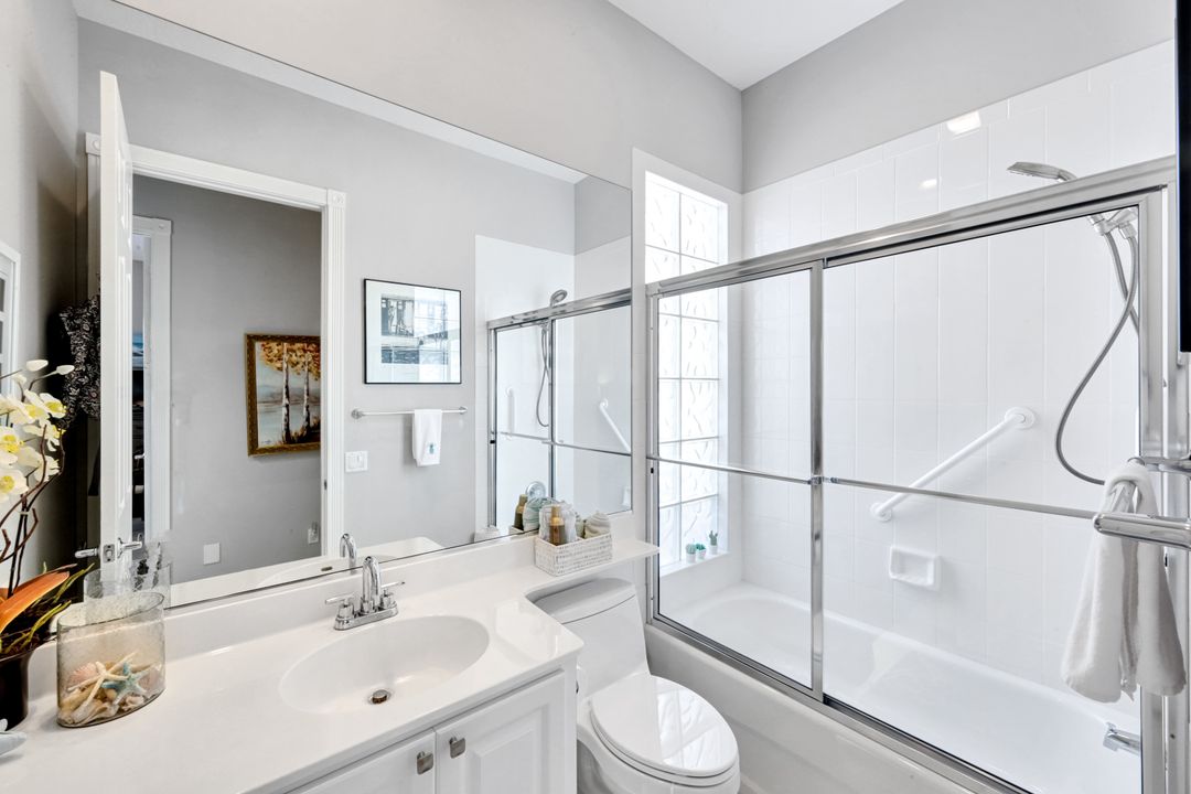 2925 Gilford Way, Naples, FL 34119