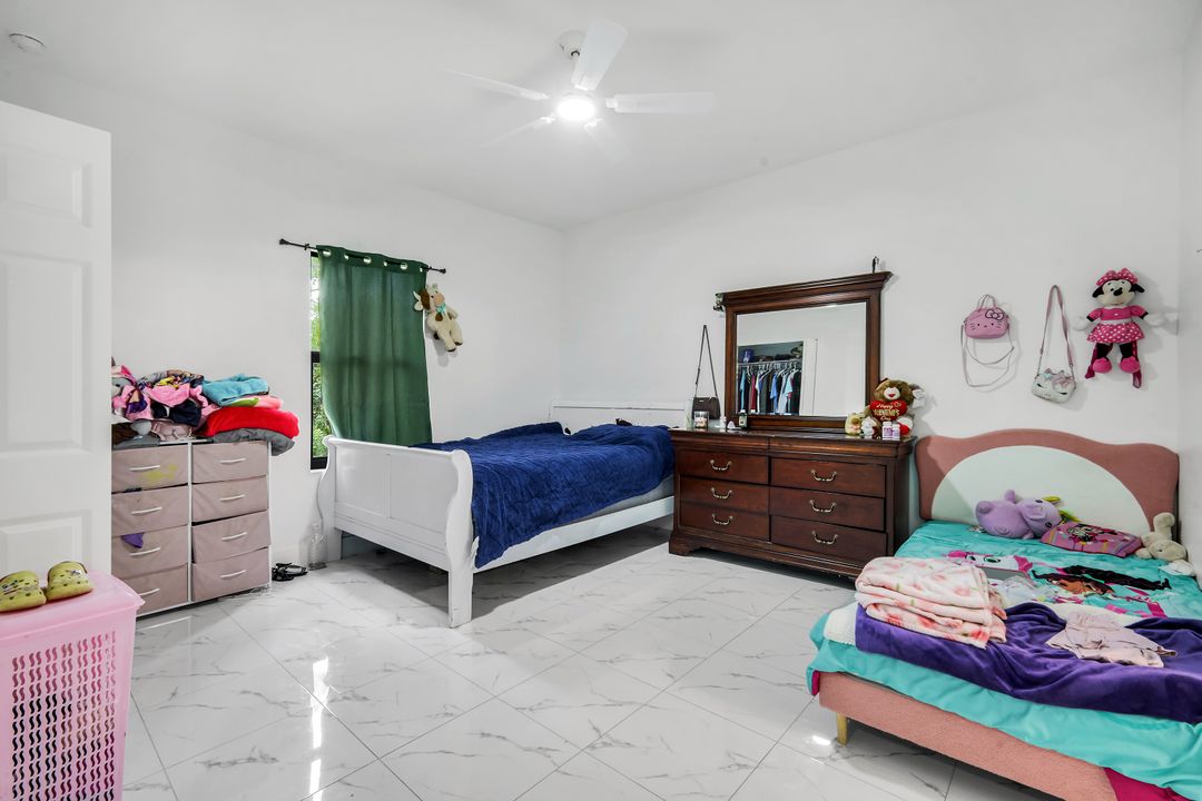 4805-4807 29th St SW, Lehigh Acres, FL 33973