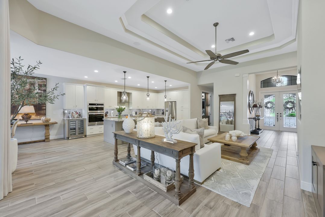 10082 Palazzo Dr, Naples, FL 34119