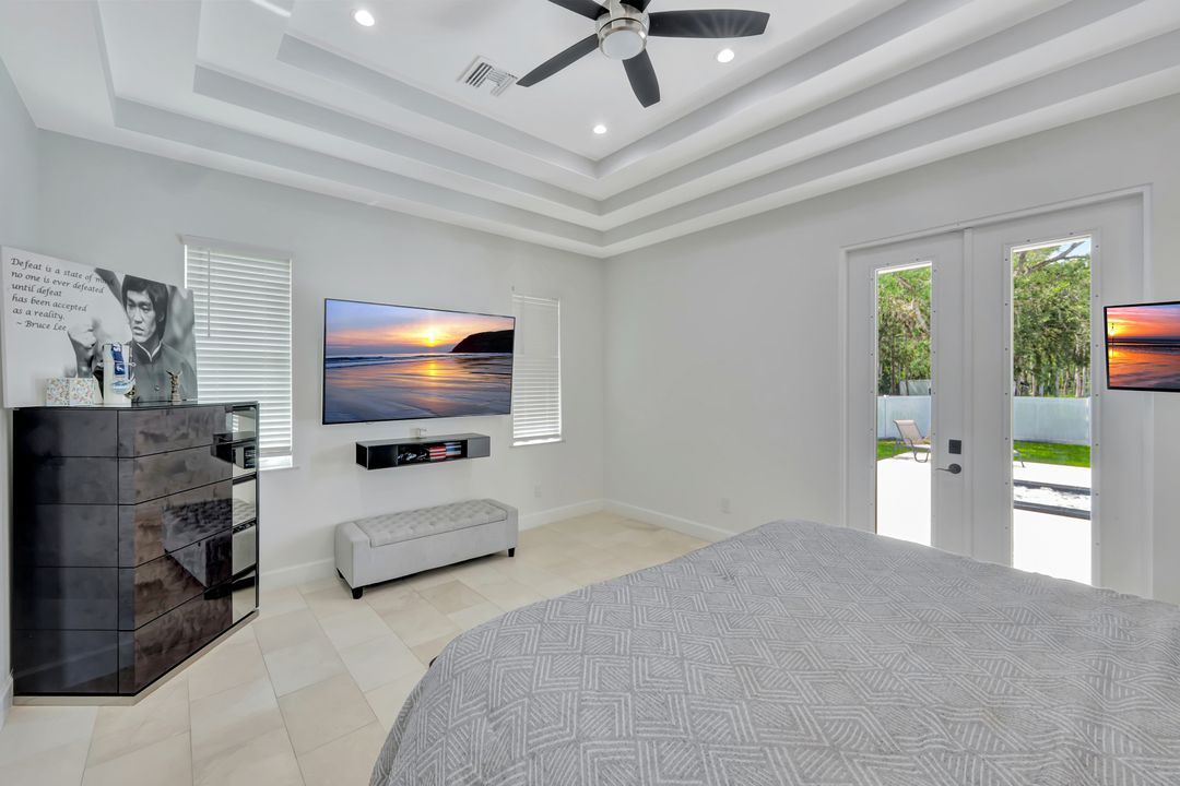 140 37th Ave NW, Naples, FL 34120