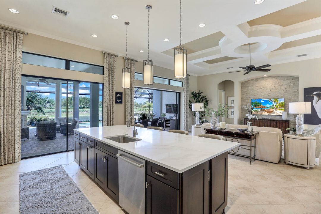 8828 Savona Ct, Naples, FL 34119