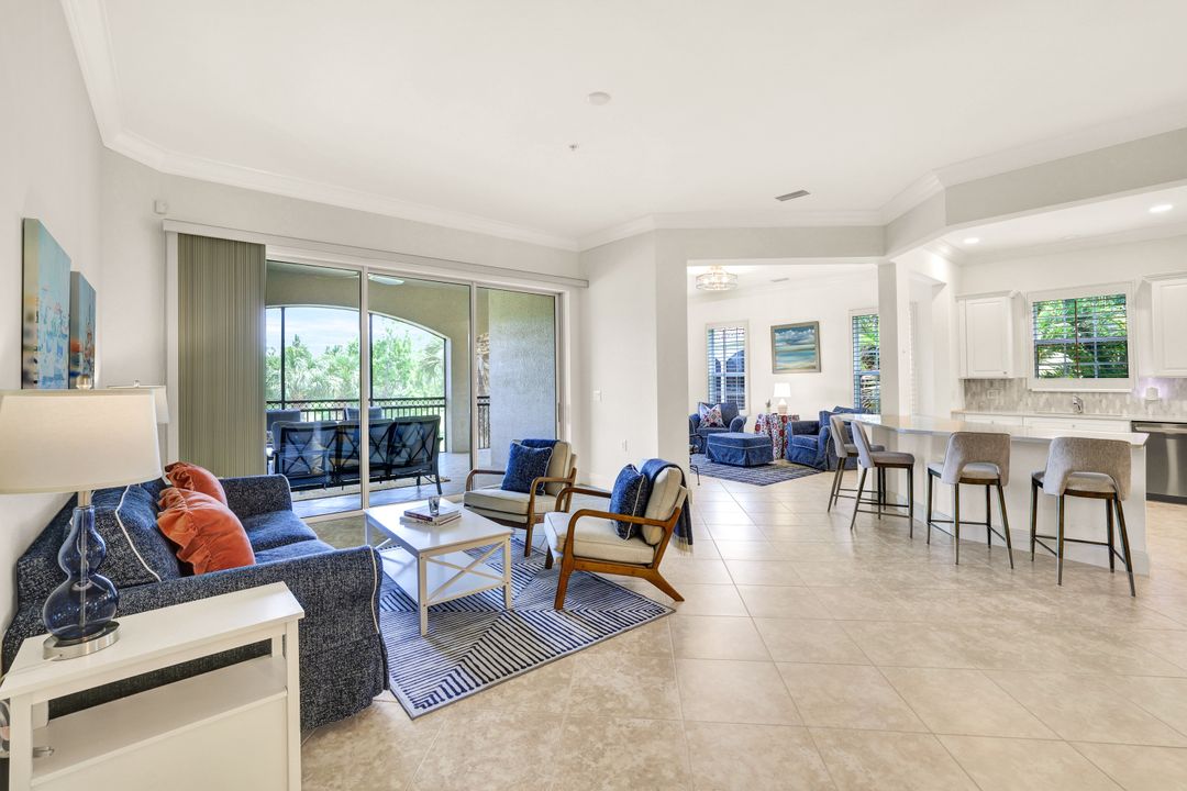 3176 Serena Ln #202, Naples, FL 34114