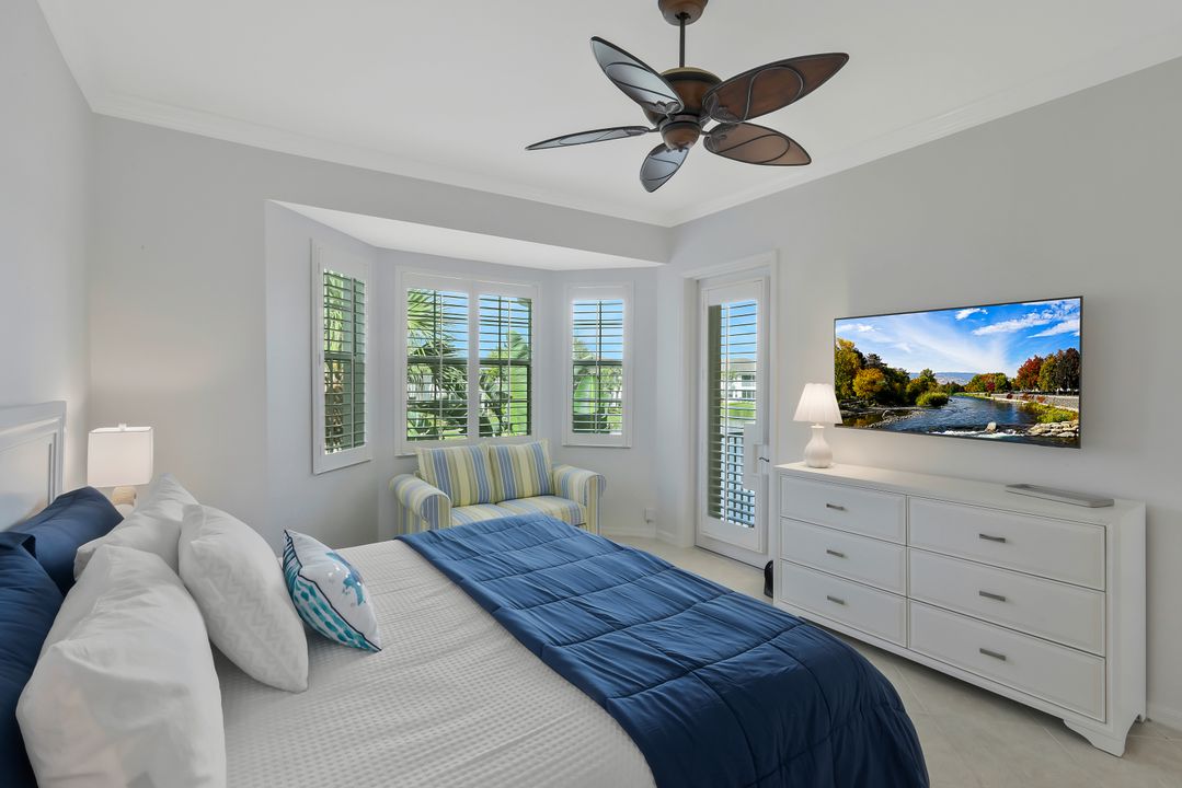 5095 Yacht Harbor Dr #203, Naples, FL 34112