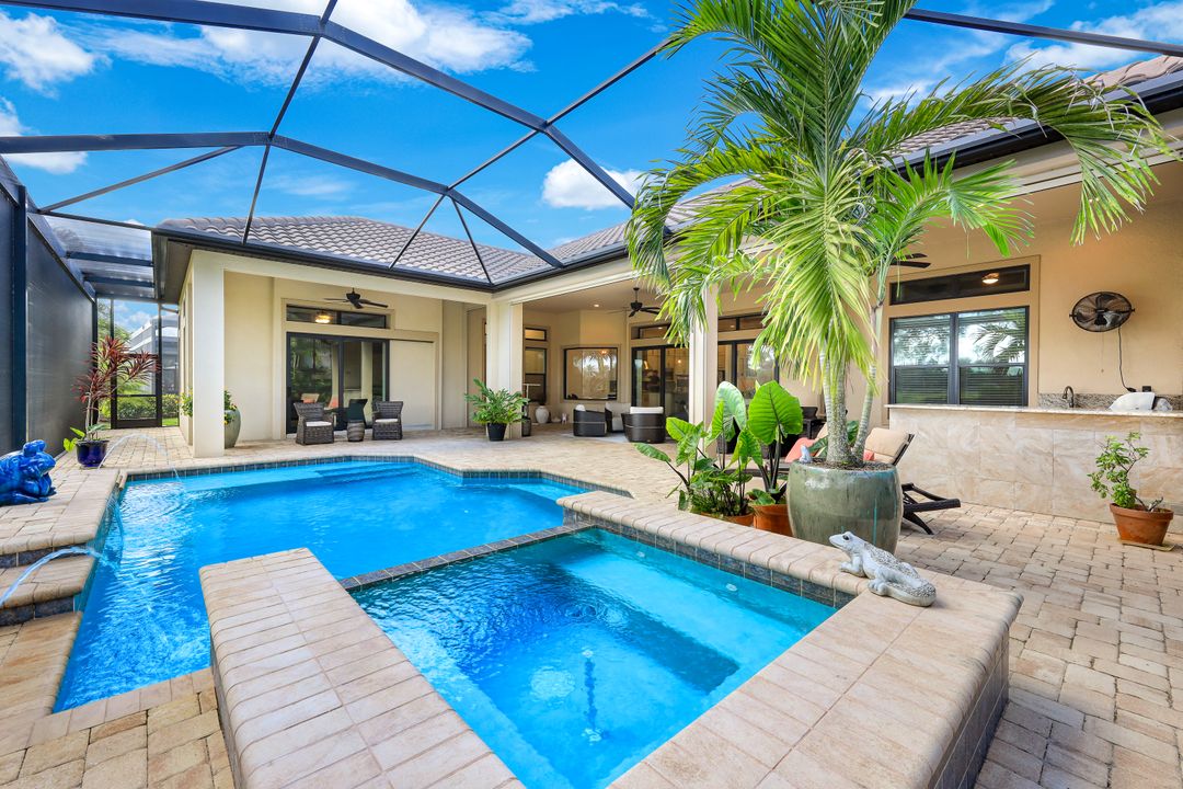 8678 Amour Ct, Naples, FL 34119