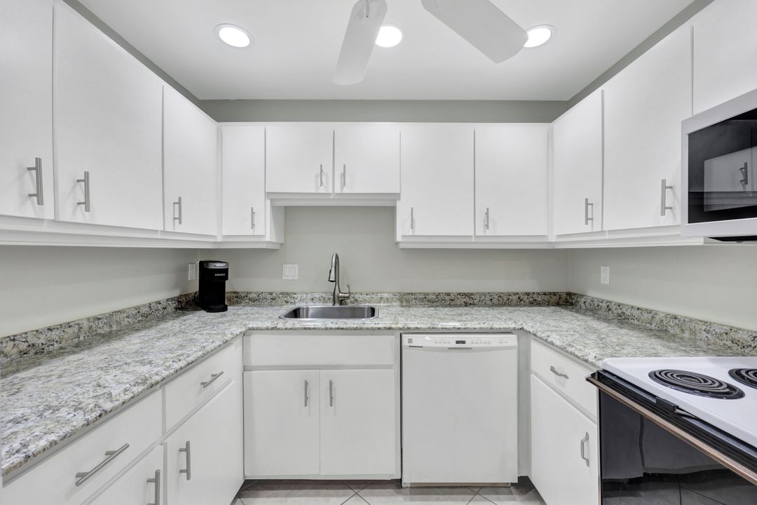 509 Roma Ct #202, Naples, FL 34110