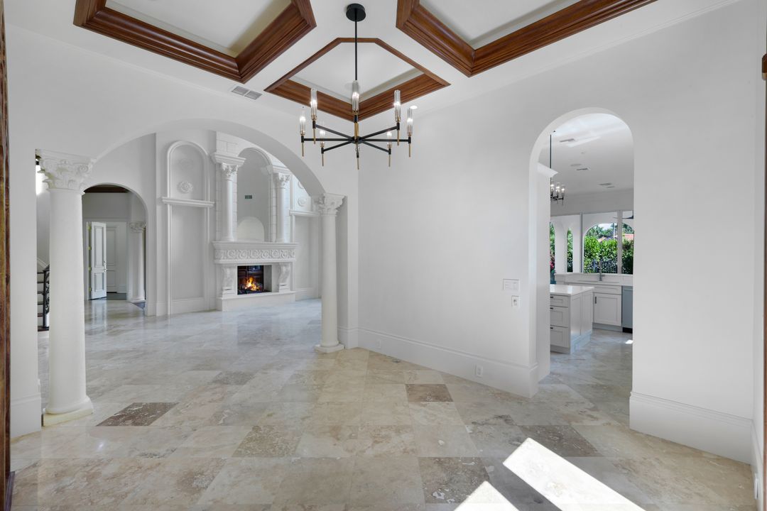 1609 Chinaberry Way, Naples, FL 34105