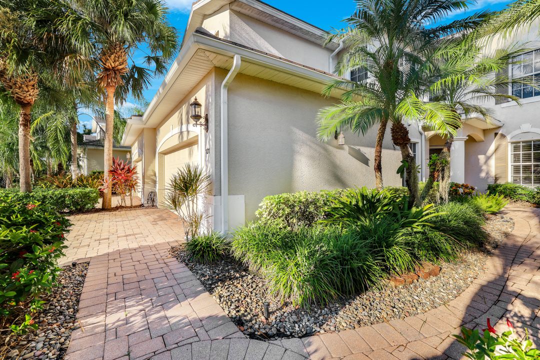 4956 Shaker Heights Ct, Naples, FL 34112