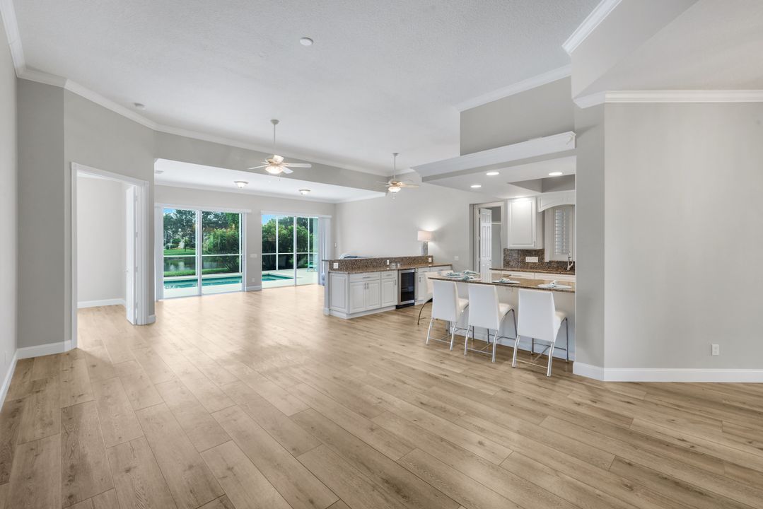 4362 Queen Elizabeth Way, Naples, FL 34119