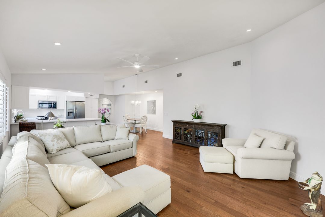 574 102nd Ave N, Naples, FL 34108