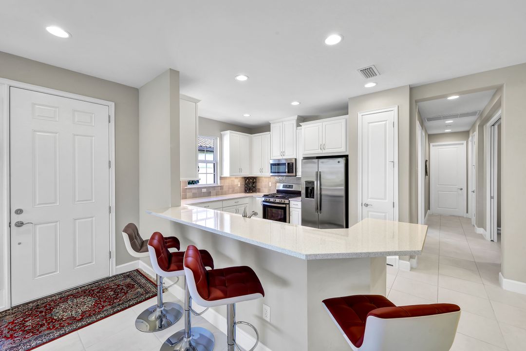 8107 Calle Canovas St, Naples, FL 34114