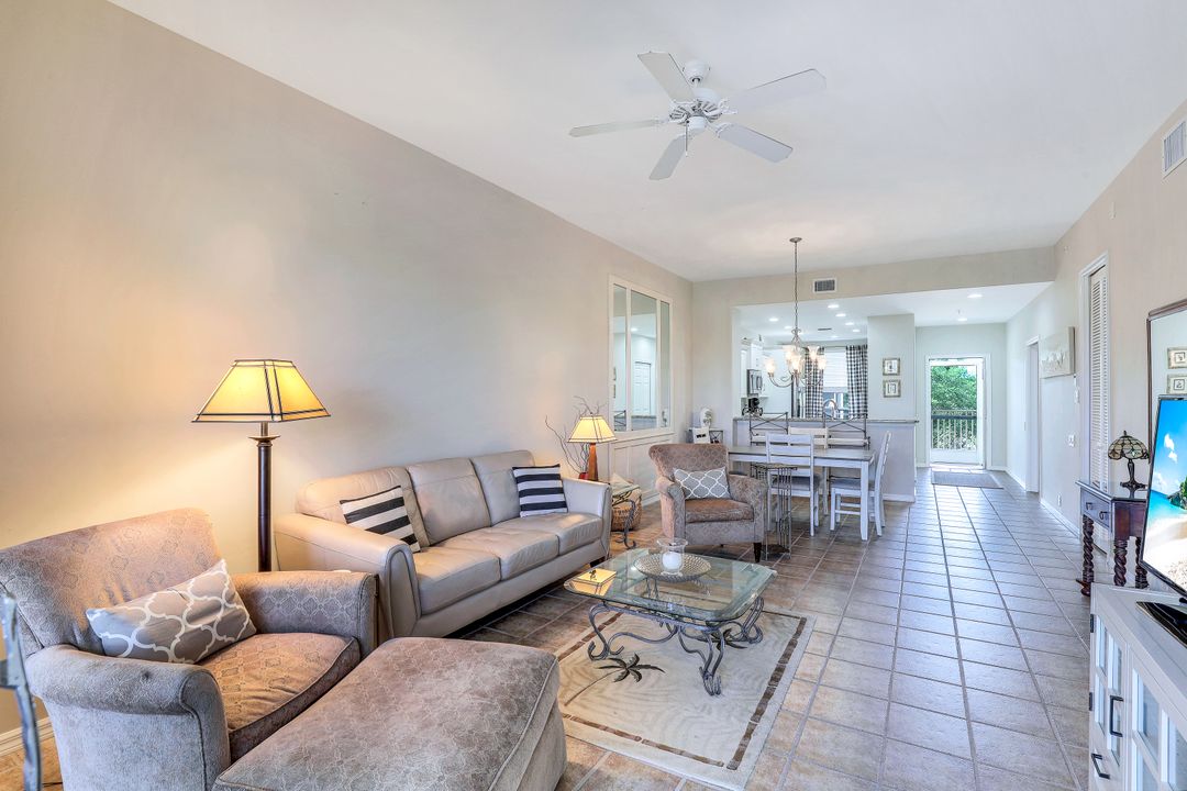 8247 Parkstone Pl #306, Naples, FL 34120