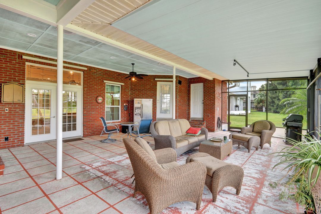 6910 Circle Dr, Fort Myers, FL 33905