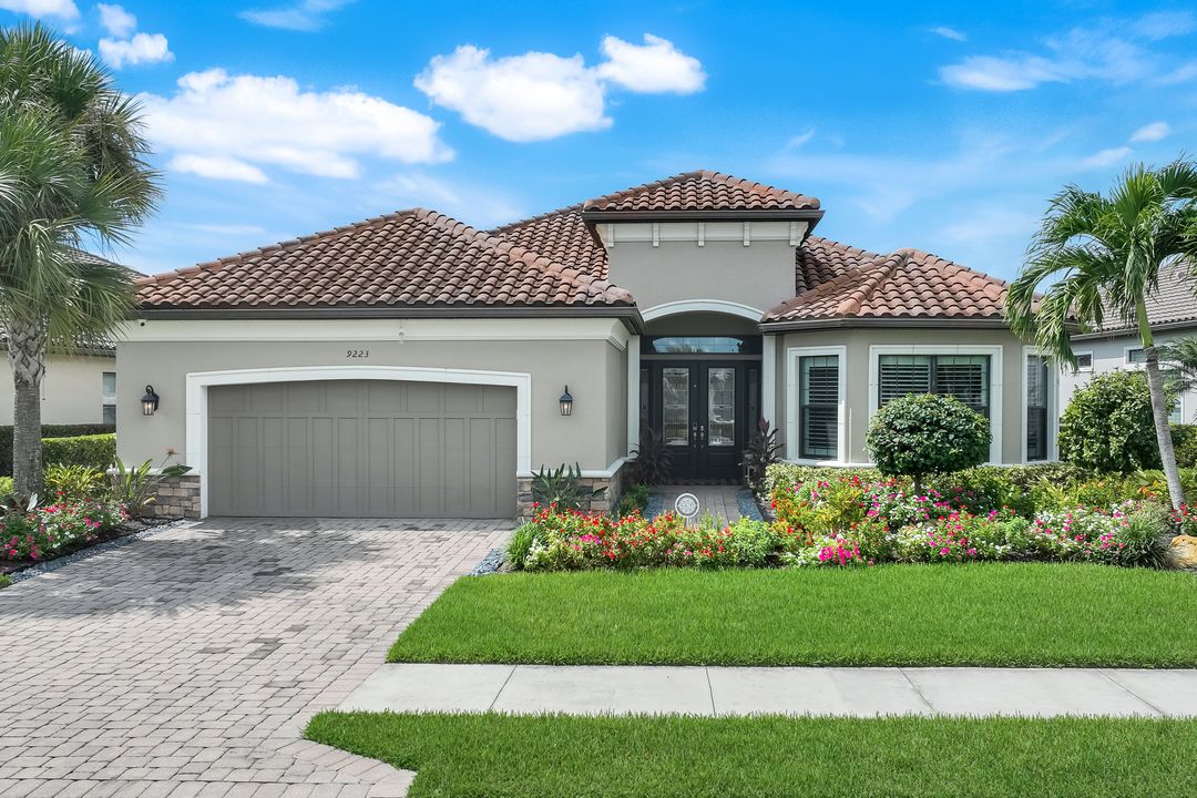 9223 Rialto Ln, Naples, FL 34119