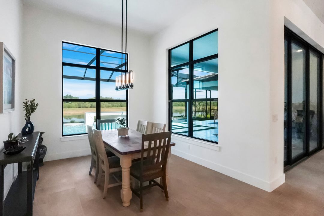 2428 Waterfront Cir, Sarasota, FL 34240