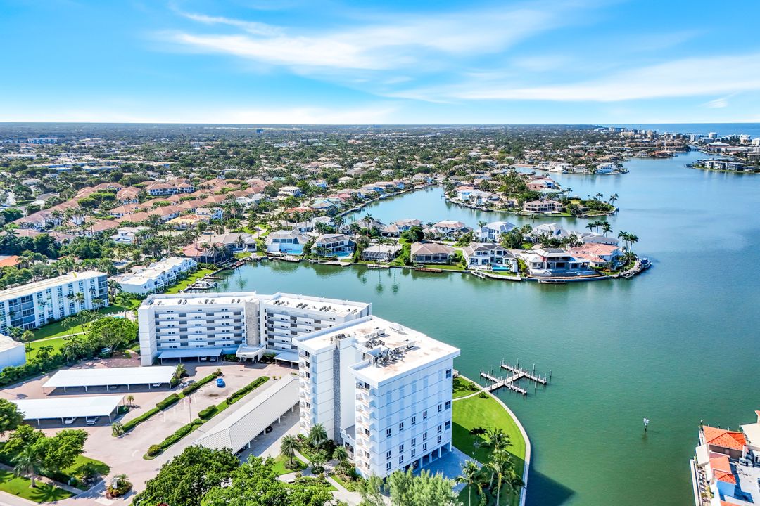 250 Park Shore Dr #601, Naples, FL 34103