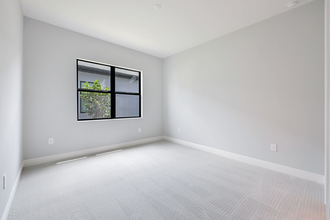 3995 Pegasus Wy, Naples, FL 34120