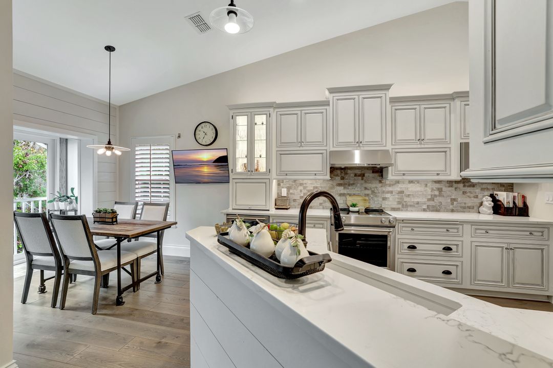 2540 Talon Ct #504, Naples, FL 34105