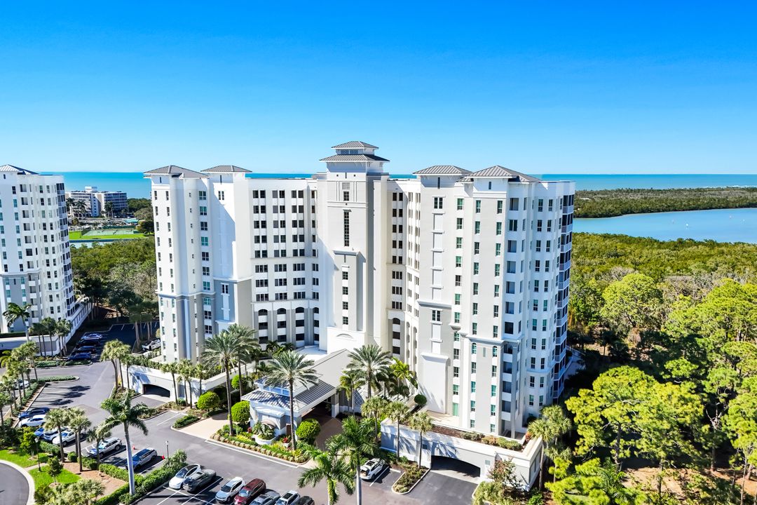 325 Dunes Blvd #604, Naples, FL 34110