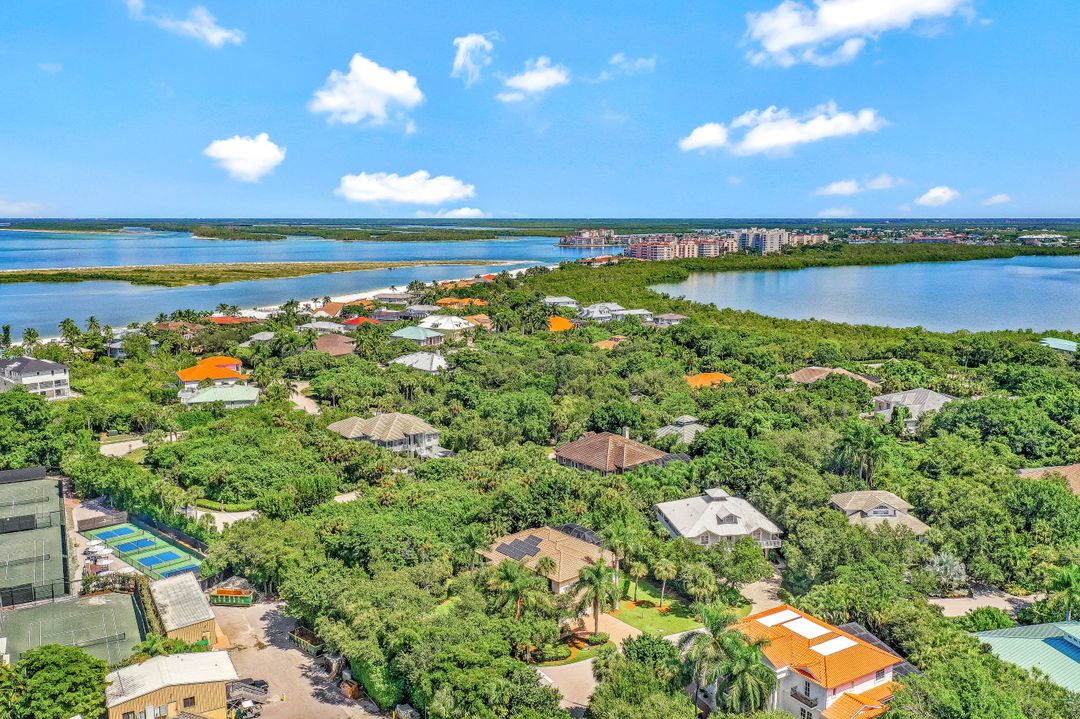 350 Gumbo Limbo Ln, Marco Island, FL 34145