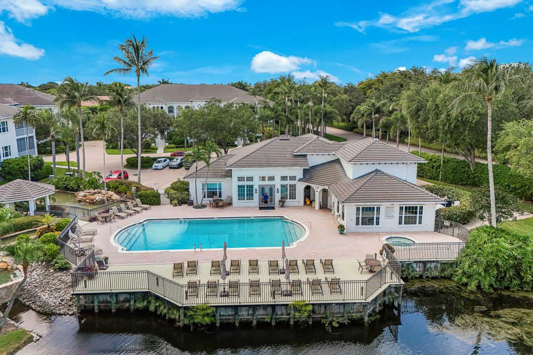 831 Sailaway Ln #202, Naples, FL 34108
