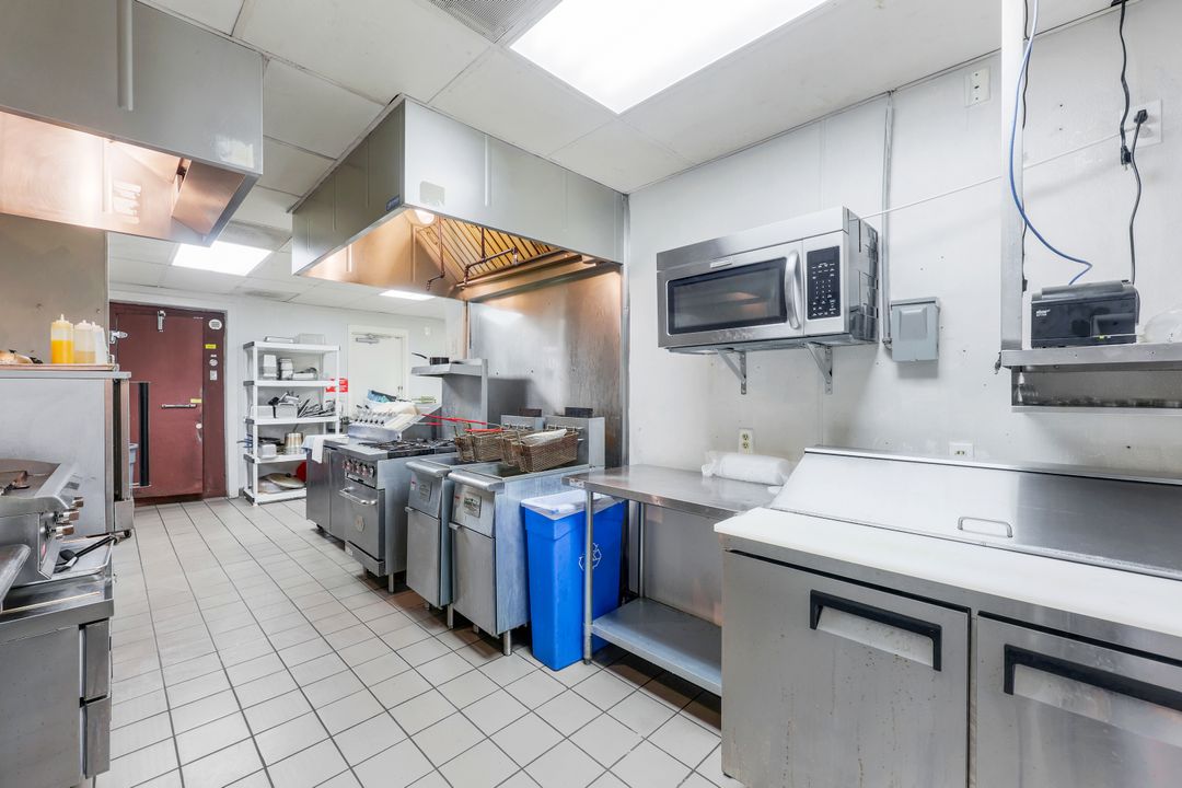 10493 Stringfellow Rd, Bokeelia, FL 33922