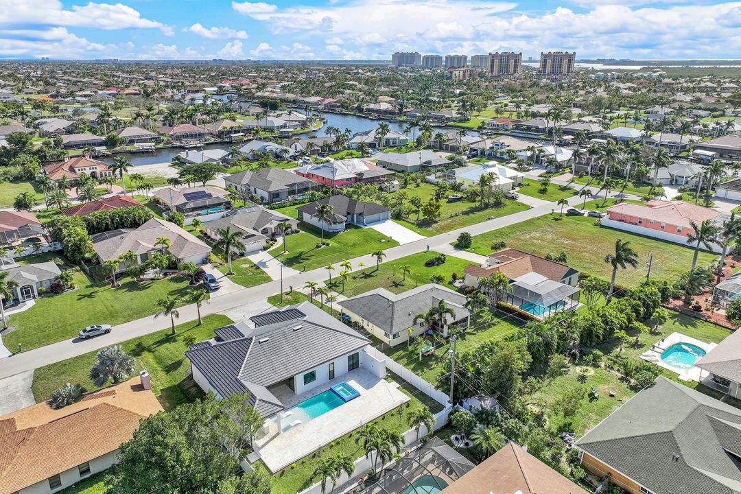 5240 SW 19th Pl, Cape Coral, FL 33914