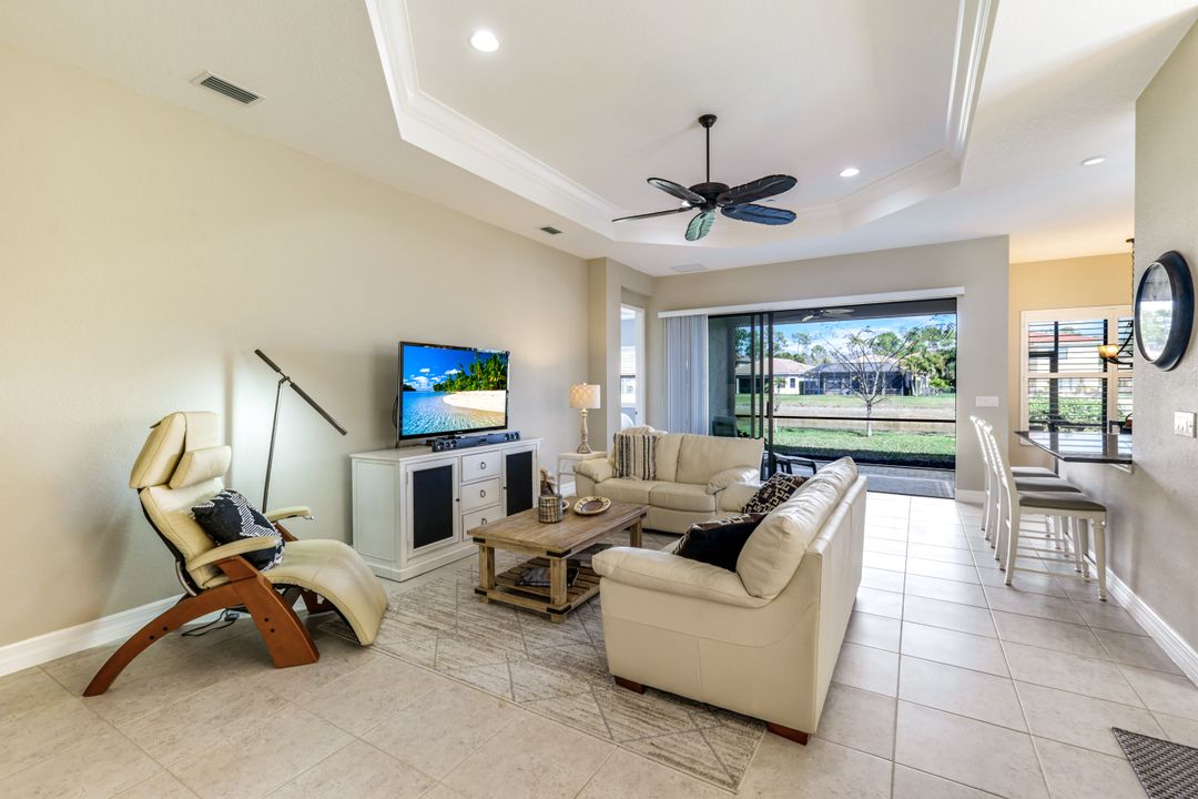 3224 Pacific Dr, Naples, FL 34119