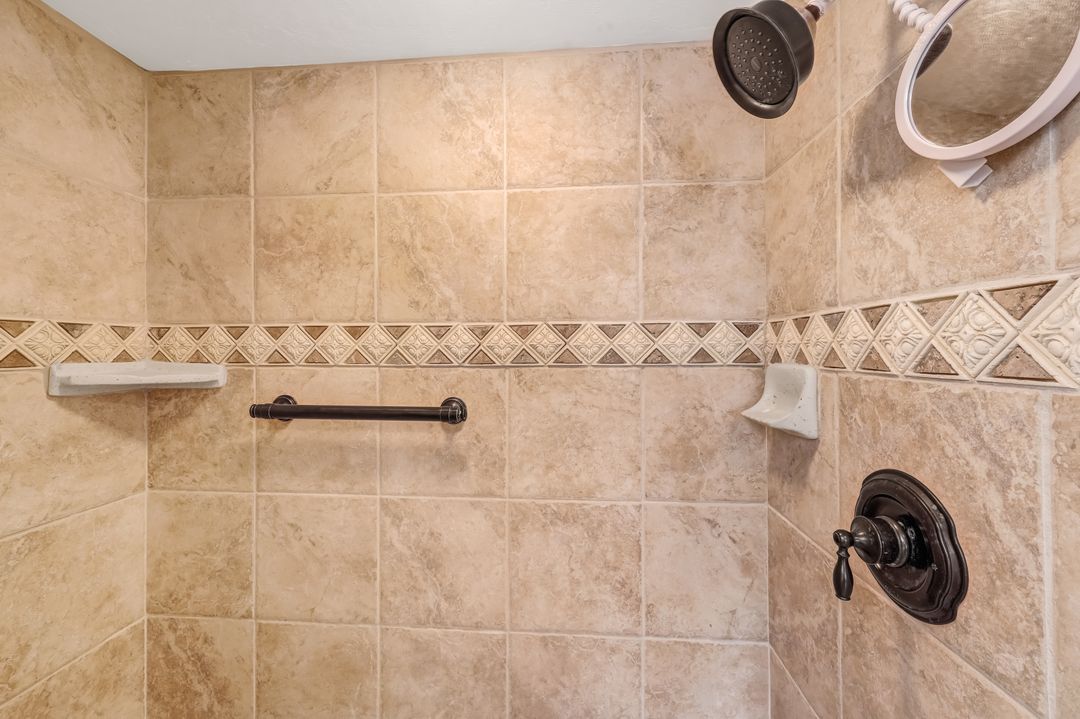 11118 Gulf Shore Dr #803, Naples, FL 34108