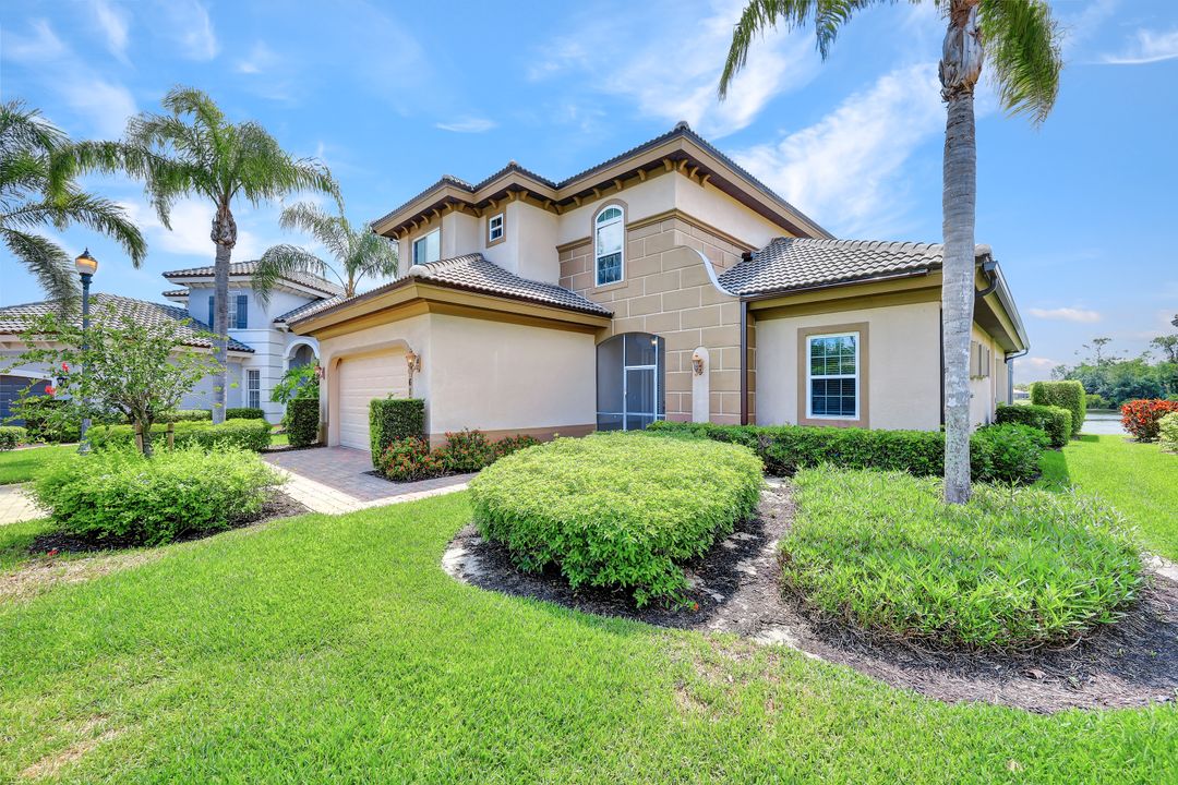 6172 Dogleg Dr, Naples, FL 34113