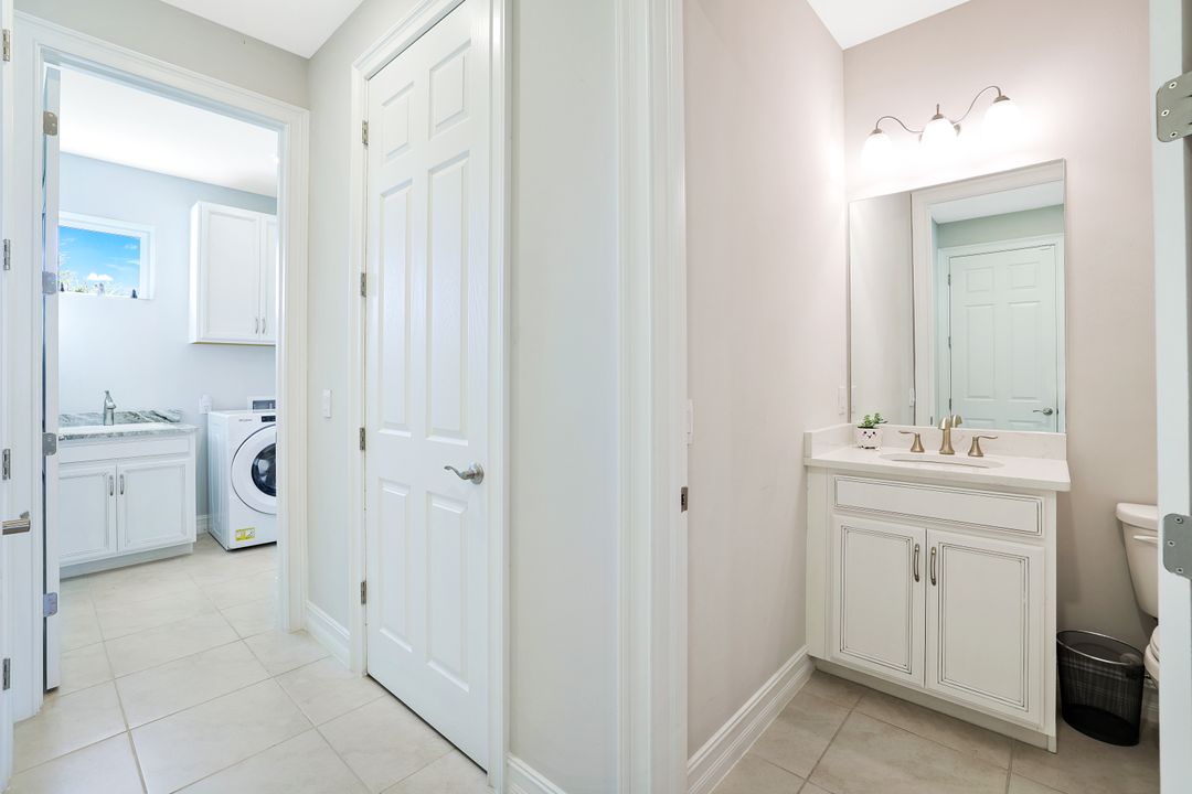 18680 Ensenada Dr, Naples, FL 34114