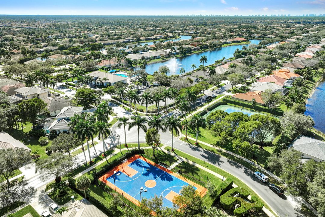 14479 Jekyll Island Ct, Naples, FL 34119