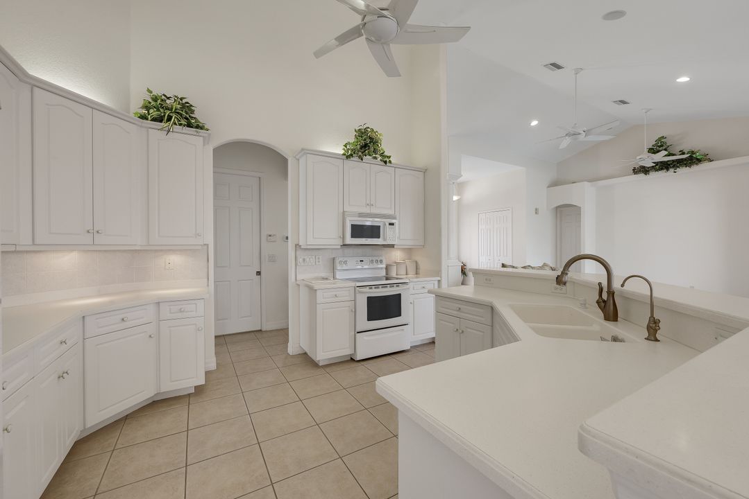 1632 Savona Pkwy, Cape Coral, FL 33904