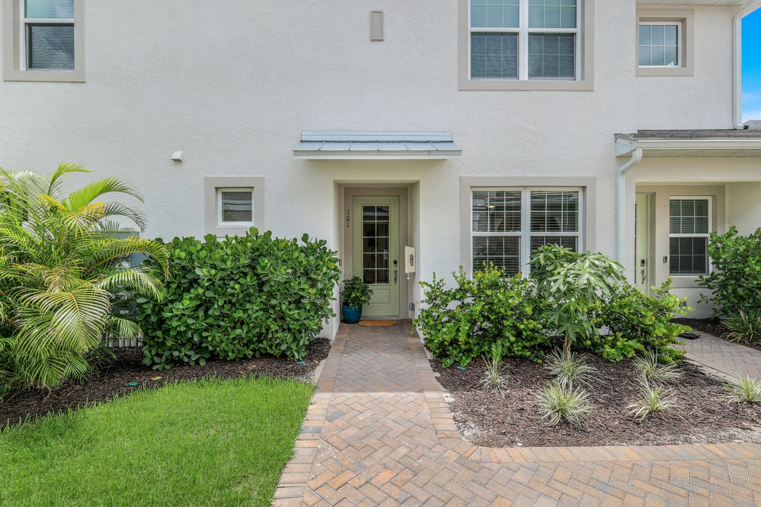 4563 Arboretum Cir #101, Naples, FL 34112