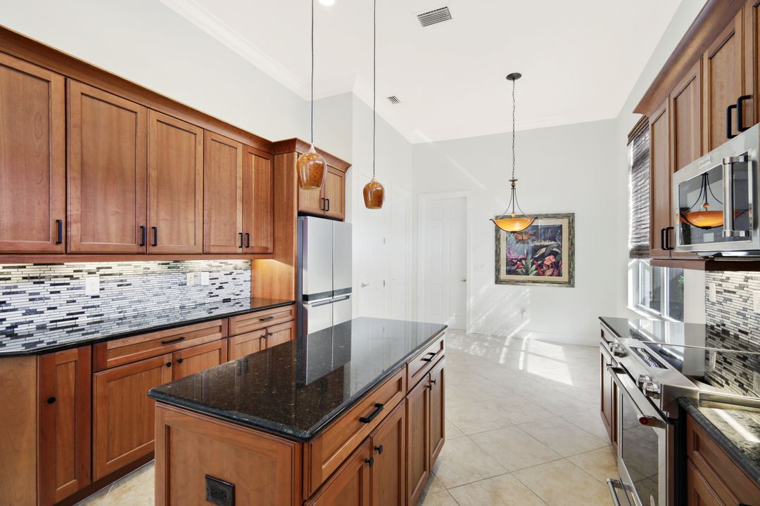 18190 Parkside Greens Dr, Fort Myers, FL 33908