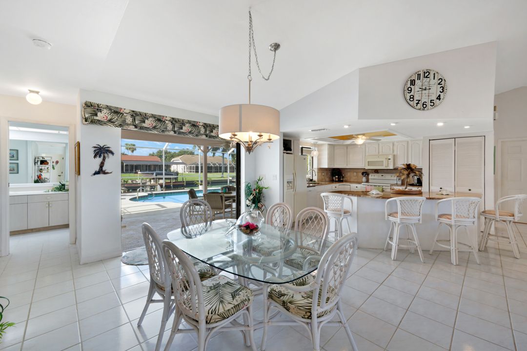 212 Kamal Pkwy, Cape Coral, FL 33904