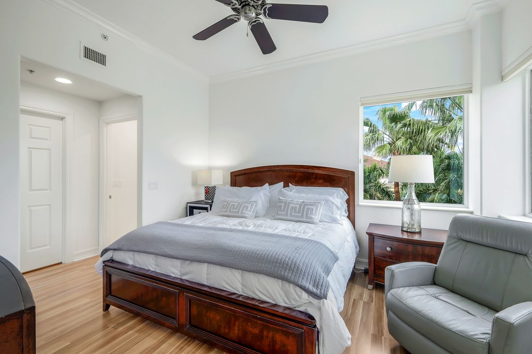 2278 Tiburon Blvd E #406, Naples, FL 34109