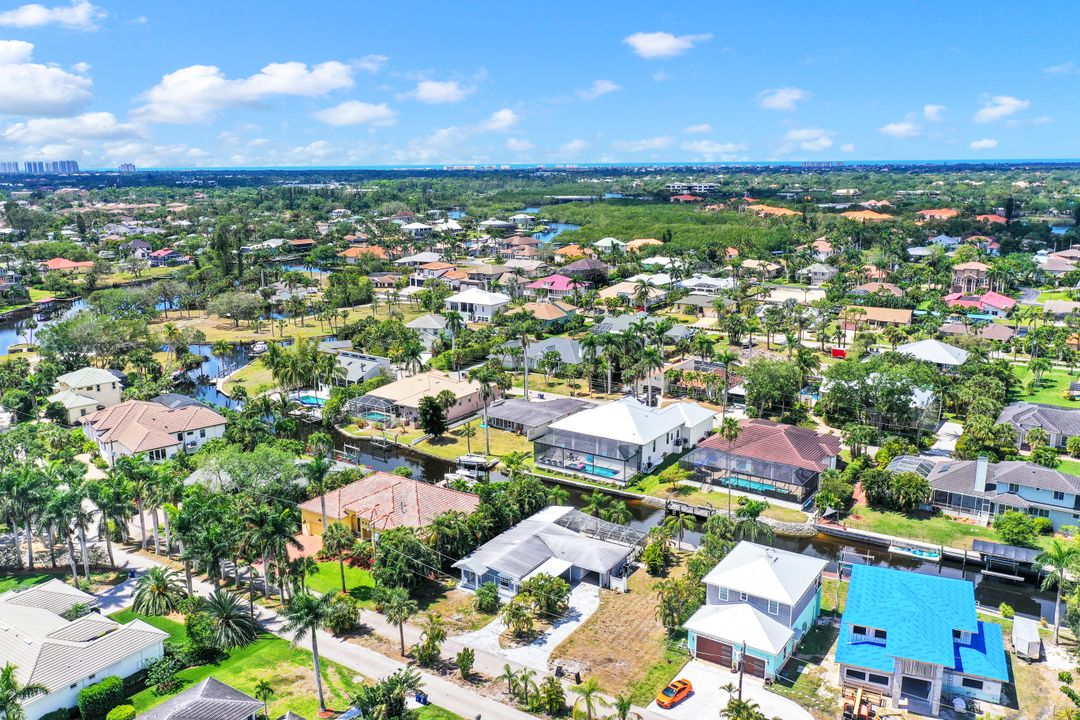 27098 Del Ln, Bonita Springs, FL 34135