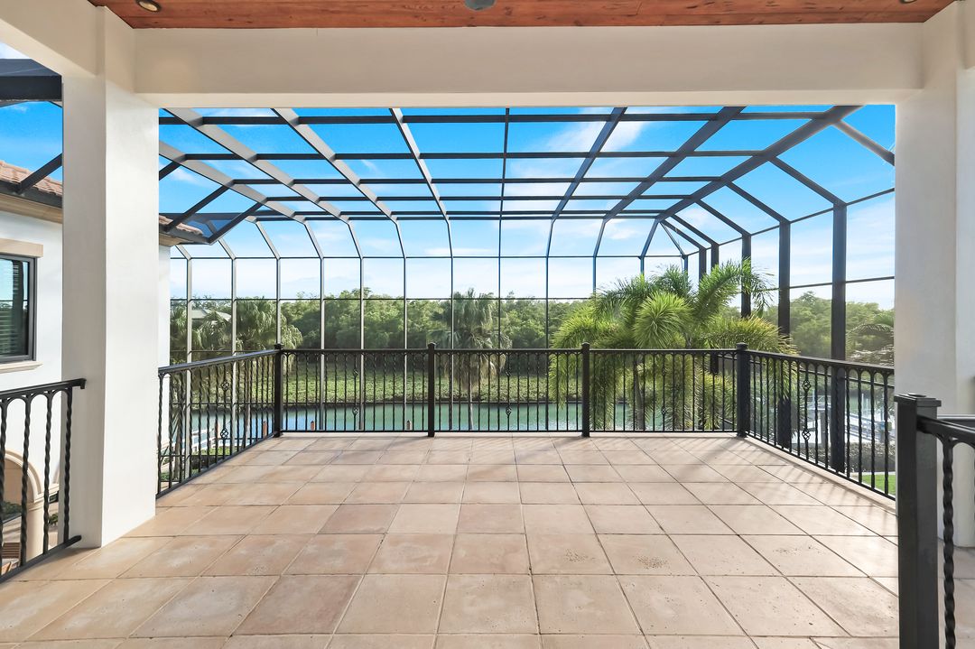 1450 Gulfstar Dr S, Naples, FL 34112