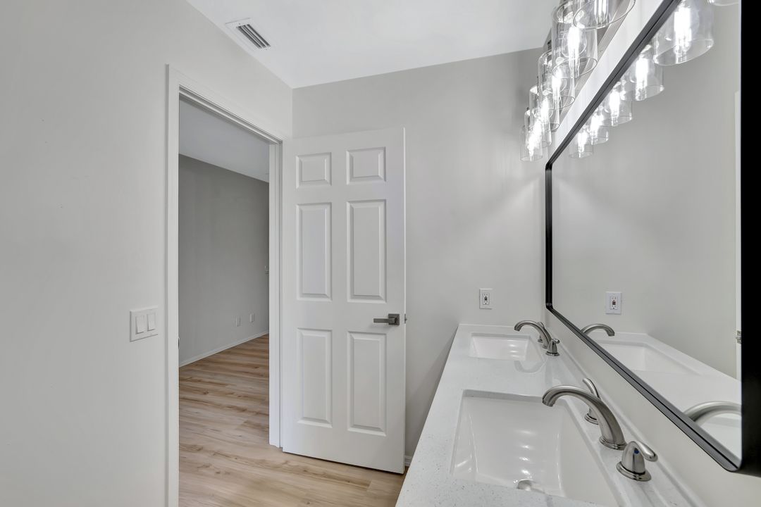 206 Bennington Dr #5, Naples, FL 34104