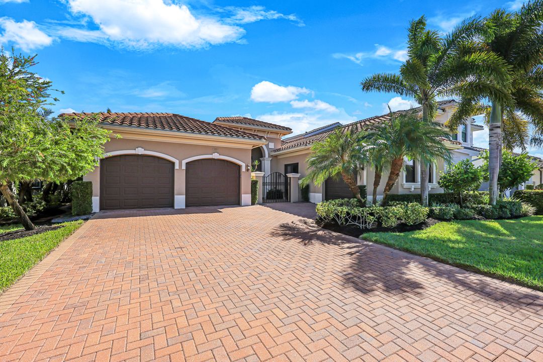 4394 Caldera Cir, Naples, FL 34119