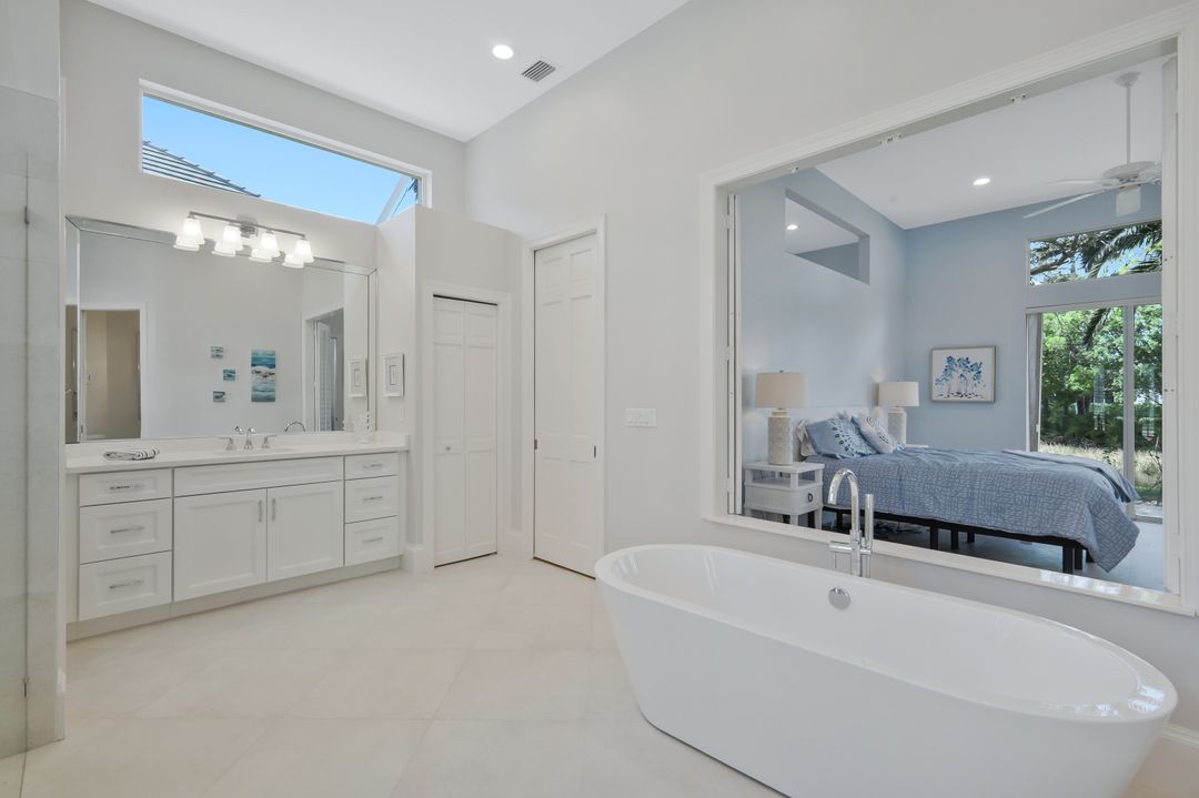 109 Greenfield Ct, Naples, FL 34110